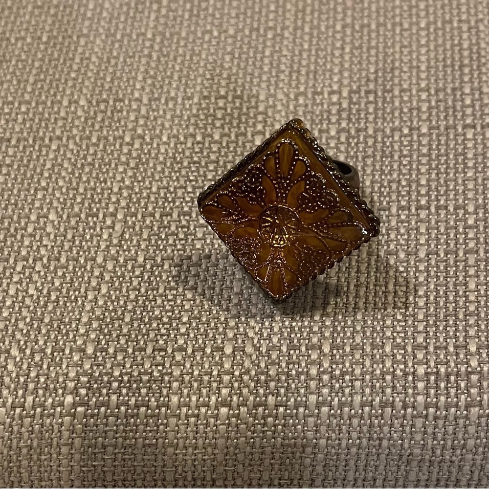 Women's ring